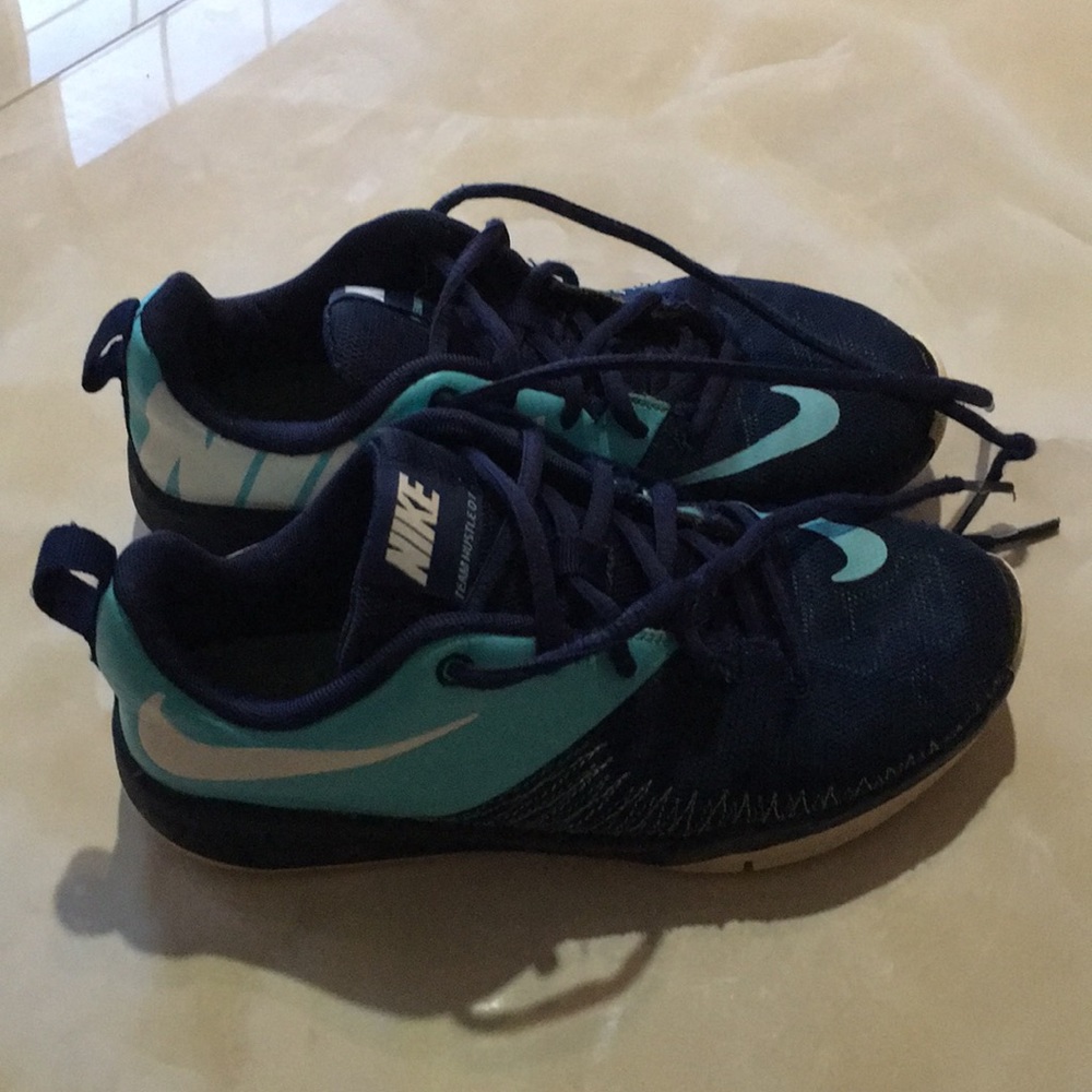 Nike Team Hustle - Picture 2 of 4